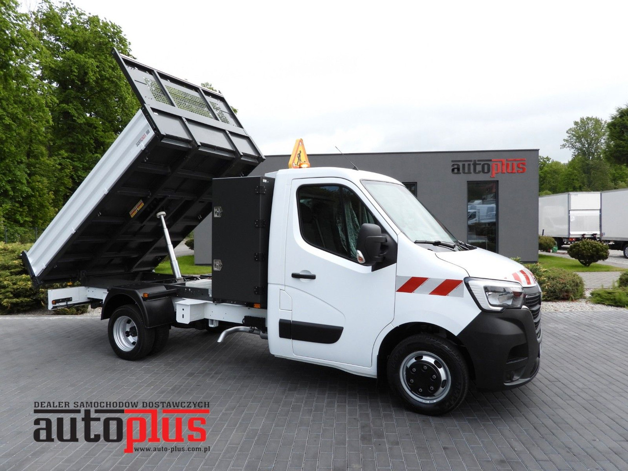 Renault MASTER KIPPER TEMPOMAT ZWILLINGSRÄDER A/C - Véhicule utilitaire benne: photos 1 Renault MASTER KIPPER TEMPOMAT ZWILLINGSRÄDER A/C - Véhicule utilitaire benne: photos 1