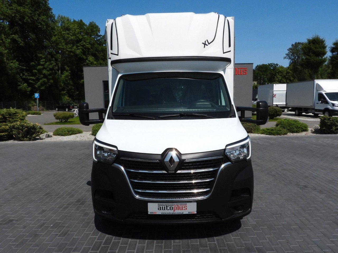 Renault MASTER PRITSCHE PLANE AUFZUG 10 PALETTEN WEBAST - Véhicule utilitaire plateau baché: photos 5 Renault MASTER PRITSCHE PLANE AUFZUG 10 PALETTEN WEBAST - Véhicule utilitaire plateau baché: photos 5