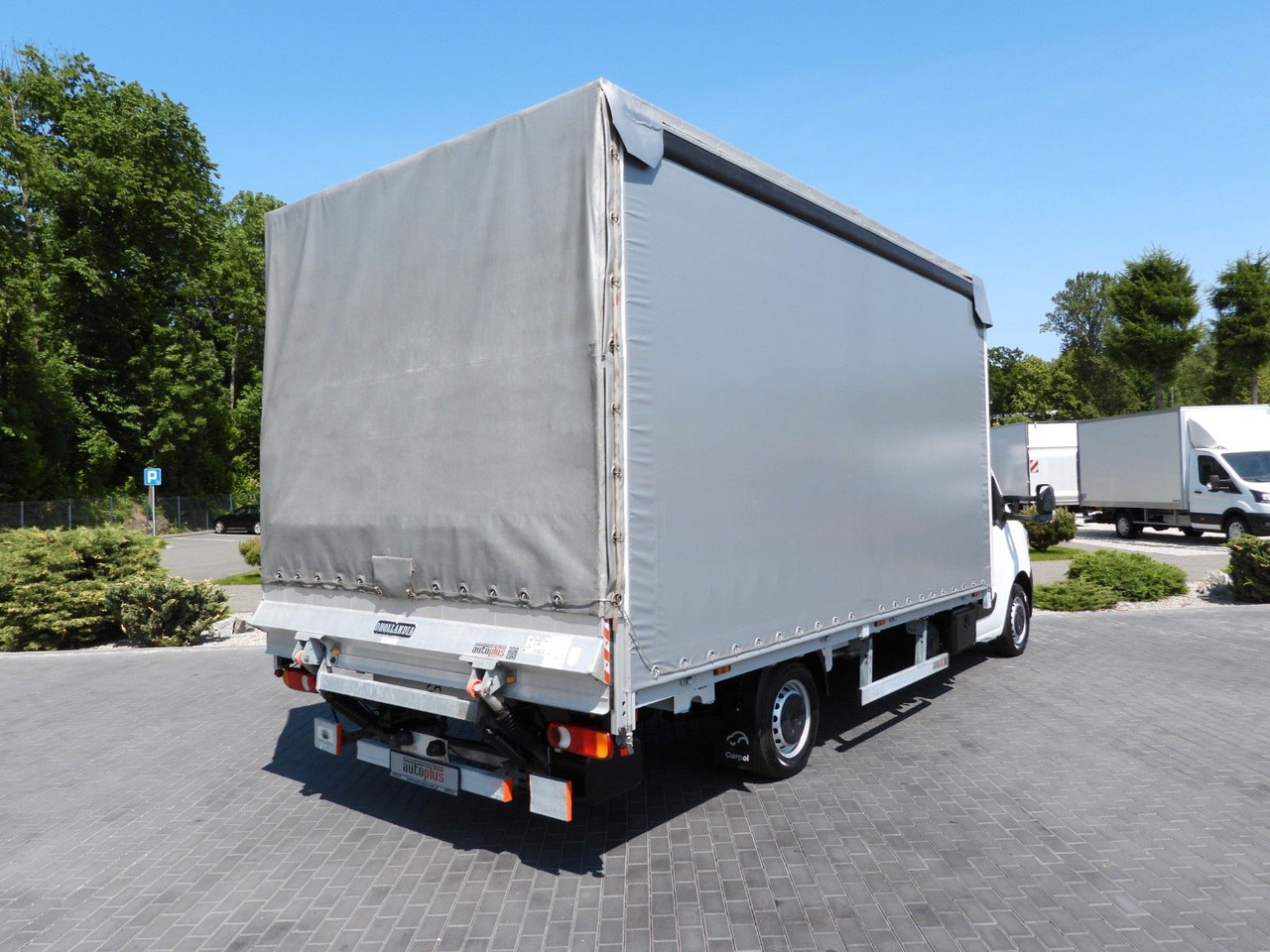Renault MASTER PRITSCHE PLANE AUFZUG 10 PALETTEN WEBAST - Véhicule utilitaire plateau baché: photos 3 Renault MASTER PRITSCHE PLANE AUFZUG 10 PALETTEN WEBAST - Véhicule utilitaire plateau baché: photos 3