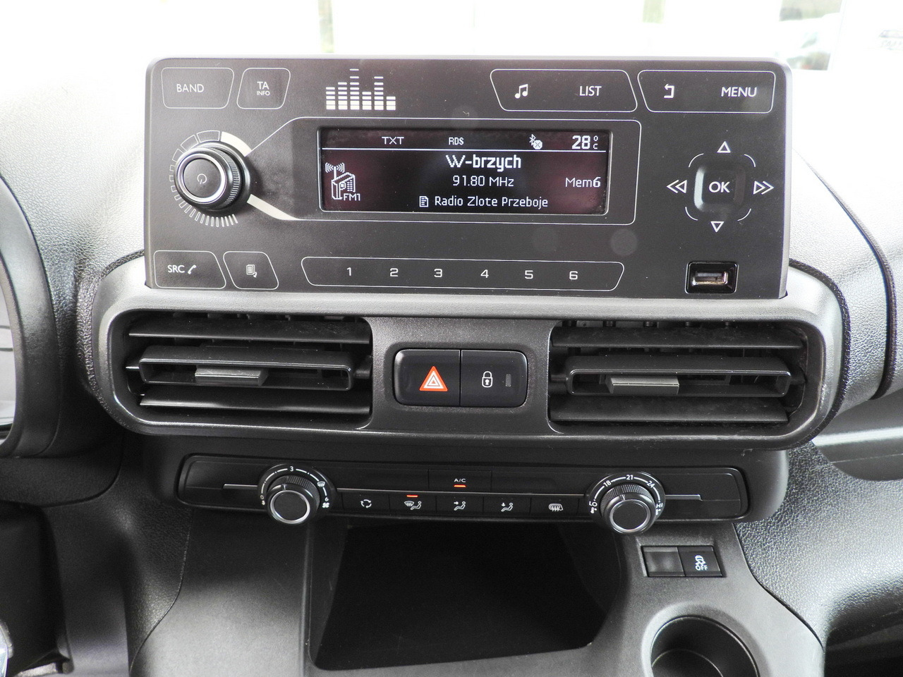 Crédit-bail TOYOTA PROACE CITY  REFRIGERATOR VAN -15*C POWER SUPPLY 230V CRUISE CONTROL AIR CONDITIONING  100HP TOYOTA PROACE CITY  REFRIGERATOR VAN -15*C POWER SUPPLY 230V CRUISE CONTROL AIR CONDITIONING  100HP: photos 36