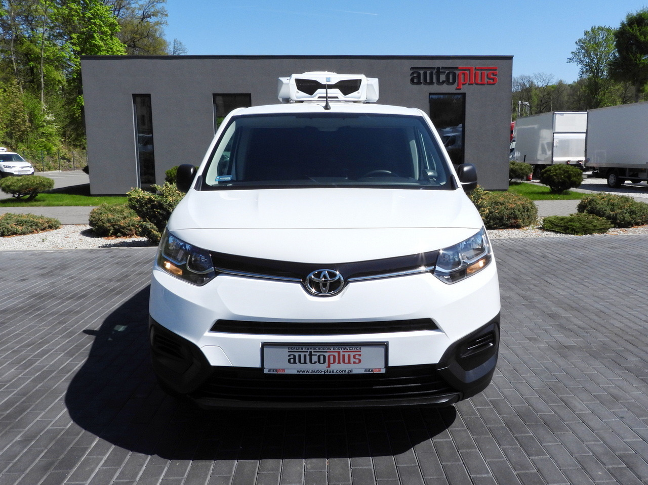 TOYOTA PROACE CITY REFRIGERATOR VAN -15*C POWER SUPPLY 230V CRUISE CONTROL AIR CONDITIONING 100HP - Véhicule utilitaire frigorifique: photos 5 TOYOTA PROACE CITY REFRIGERATOR VAN -15*C POWER SUPPLY 230V CRUISE CONTROL AIR CONDITIONING 100HP - Véhicule utilitaire frigorifique: photos 5