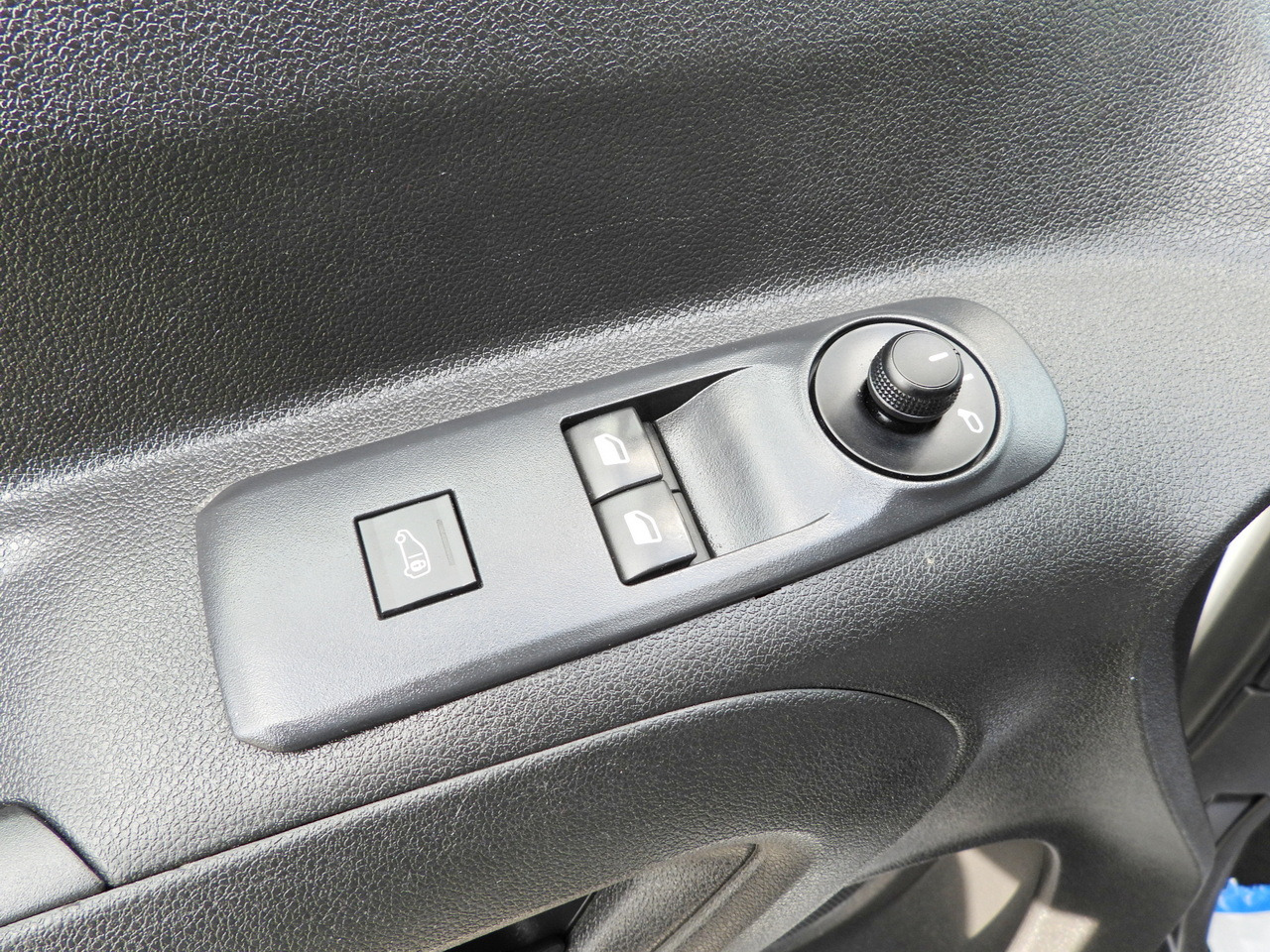 Crédit-bail TOYOTA PROACE CITY  REFRIGERATOR VAN -15*C POWER SUPPLY 230V CRUISE CONTROL AIR CONDITIONING  100HP TOYOTA PROACE CITY  REFRIGERATOR VAN -15*C POWER SUPPLY 230V CRUISE CONTROL AIR CONDITIONING  100HP: photos 29