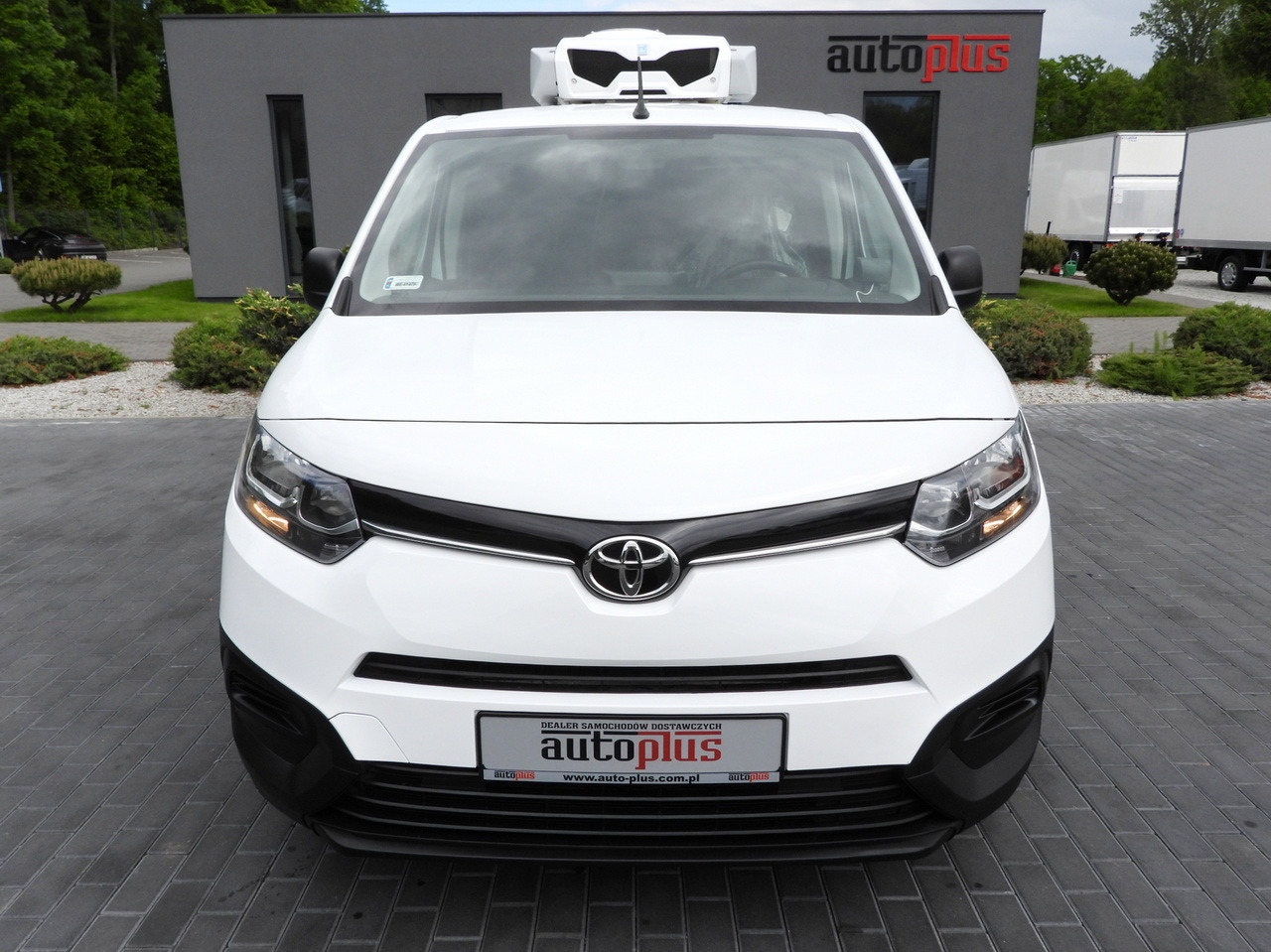 TOYOTA PROACE CITY REFRIGERATOR VAN -15*C POWER SUPPLY 230V CRUISE CONTROL AIR CONDITIONING 100HP - Véhicule utilitaire frigorifique: photos 5 TOYOTA PROACE CITY REFRIGERATOR VAN -15*C POWER SUPPLY 230V CRUISE CONTROL AIR CONDITIONING 100HP - Véhicule utilitaire frigorifique: photos 5