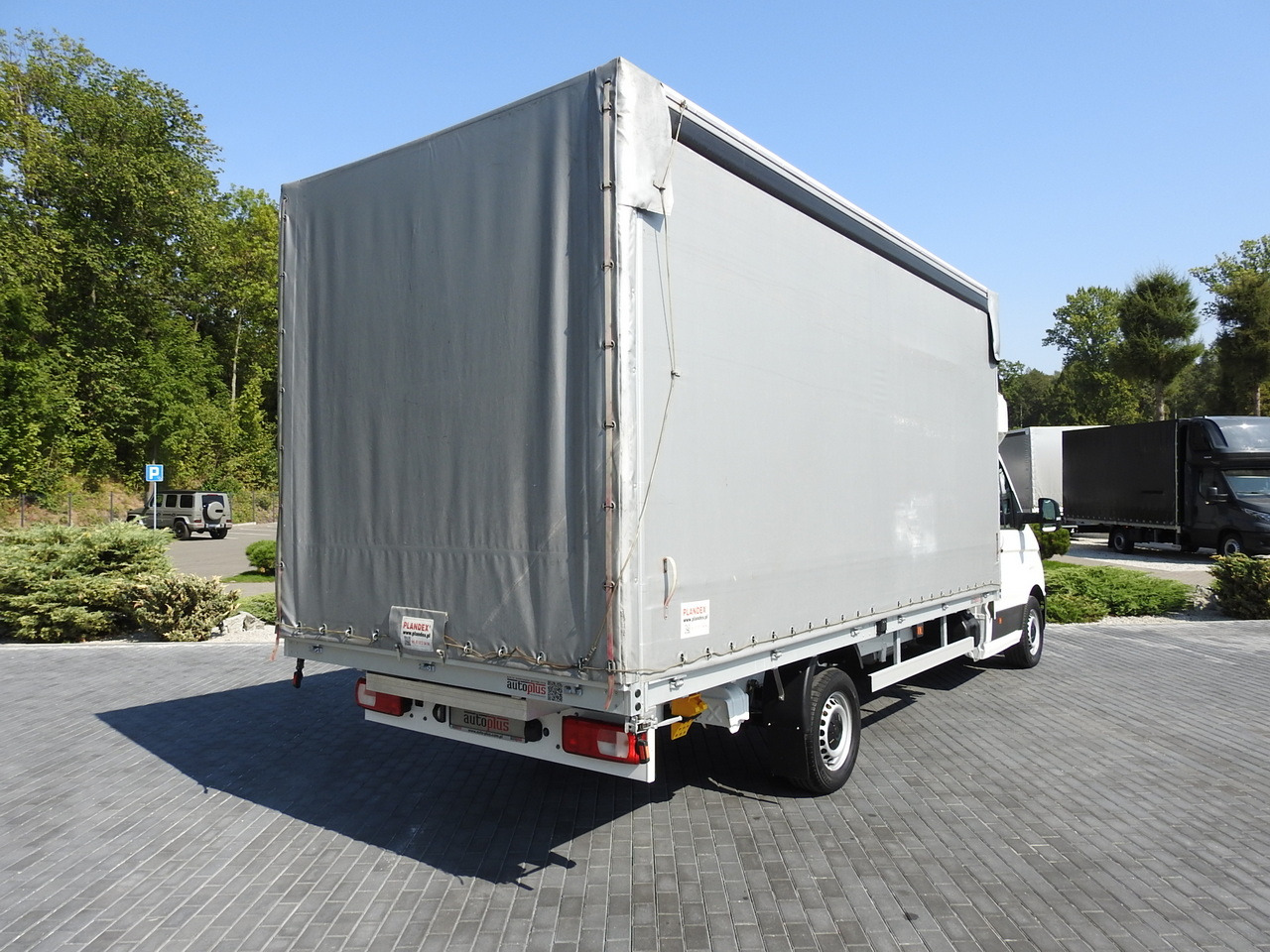 VOLKSWAGEN CRAFTER TARPAULIN 10 PALLETS WEBASTO CRUISE CONTROL AIR CONDITIONING LED LIGHTS 180HP - Véhicule utilitaire plateau baché: photos 3 VOLKSWAGEN CRAFTER TARPAULIN 10 PALLETS WEBASTO CRUISE CONTROL AIR CONDITIONING LED LIGHTS 180HP - Véhicule utilitaire plateau baché: photos 3