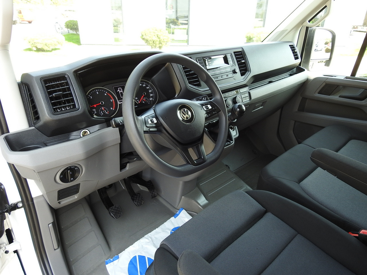 VOLKSWAGEN CRAFTER TARPAULIN 10 PALLETS WEBASTO CRUISE CONTROL AIR CONDITIONING LED LIGHTS 180HP - Véhicule utilitaire plateau baché: photos 2 VOLKSWAGEN CRAFTER TARPAULIN 10 PALLETS WEBASTO CRUISE CONTROL AIR CONDITIONING LED LIGHTS 180HP - Véhicule utilitaire plateau baché: photos 2