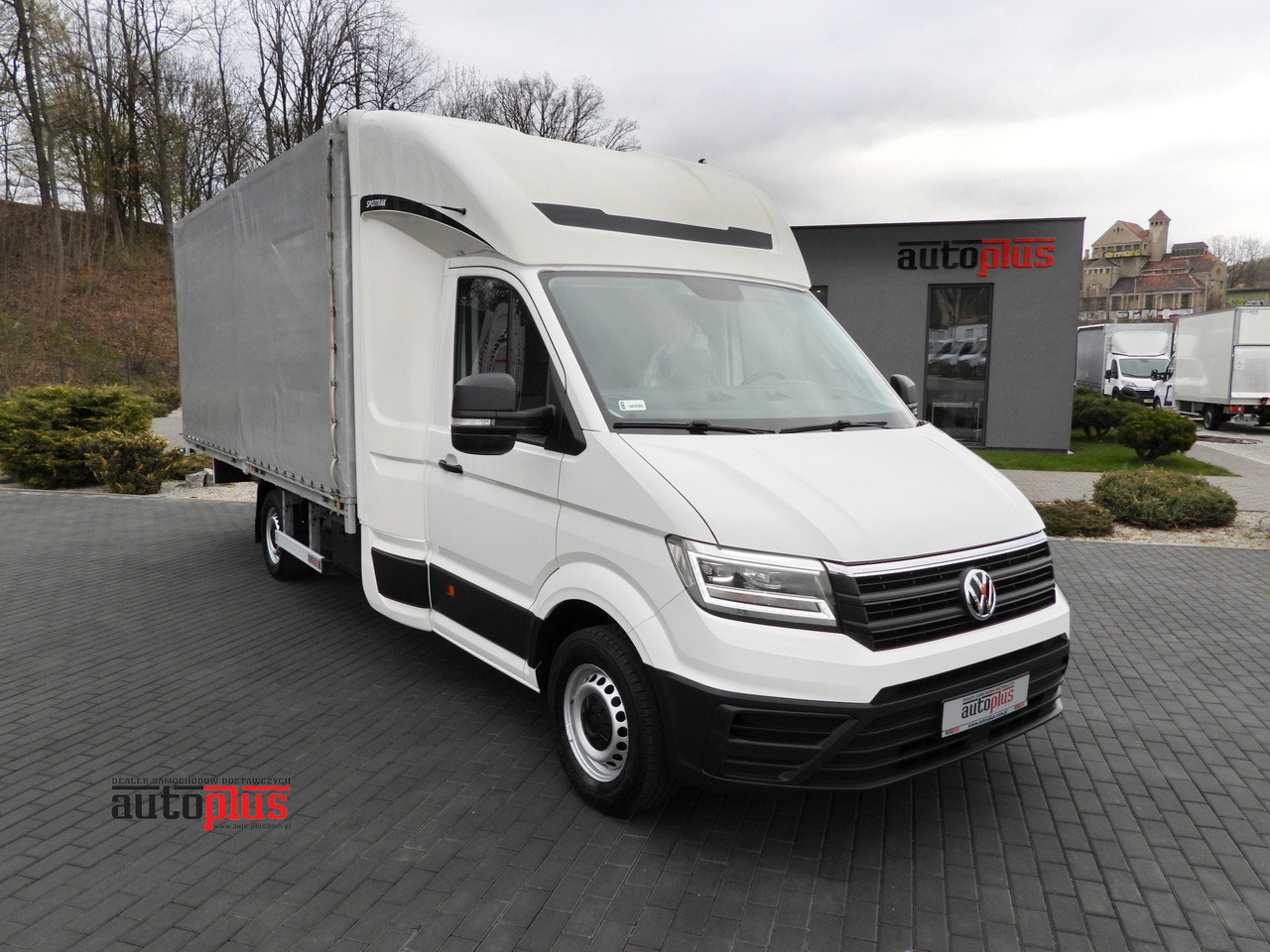 VOLKSWAGEN CRAFTER  TARPAULIN 10 PALLETS WEBASTO CRUISE CONTROL LED LIGHTS  180HP - Véhicule utilitaire plateau baché: photos 1 VOLKSWAGEN CRAFTER  TARPAULIN 10 PALLETS WEBASTO CRUISE CONTROL LED LIGHTS  180HP - Véhicule utilitaire plateau baché: photos 1