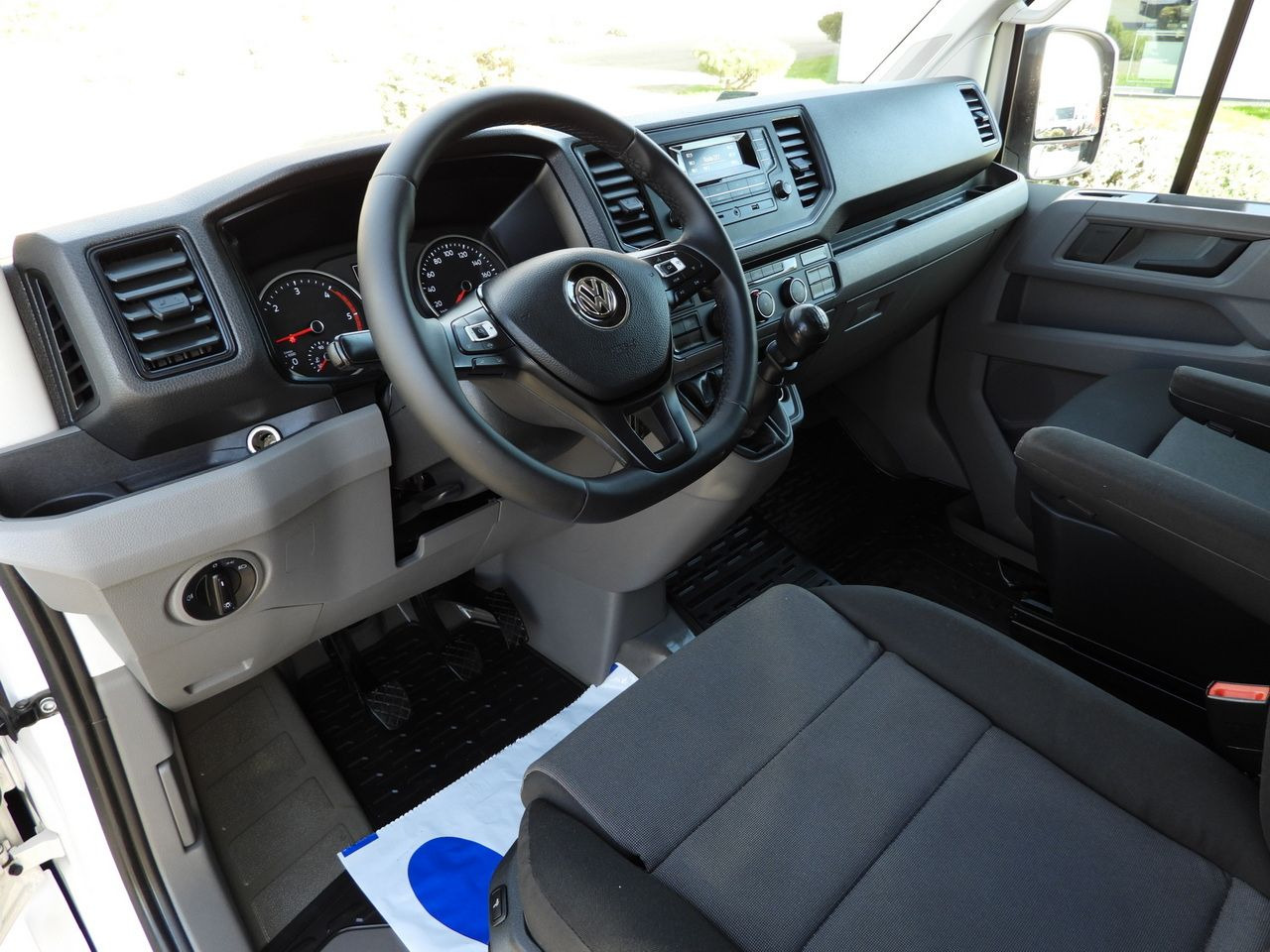 VOLKSWAGEN CRAFTER TARPAULIN 10 PALLETS WEBASTO CRUISE CONTROL LED LIGHTS 180HP - Véhicule utilitaire plateau baché: photos 2 VOLKSWAGEN CRAFTER TARPAULIN 10 PALLETS WEBASTO CRUISE CONTROL LED LIGHTS 180HP - Véhicule utilitaire plateau baché: photos 2