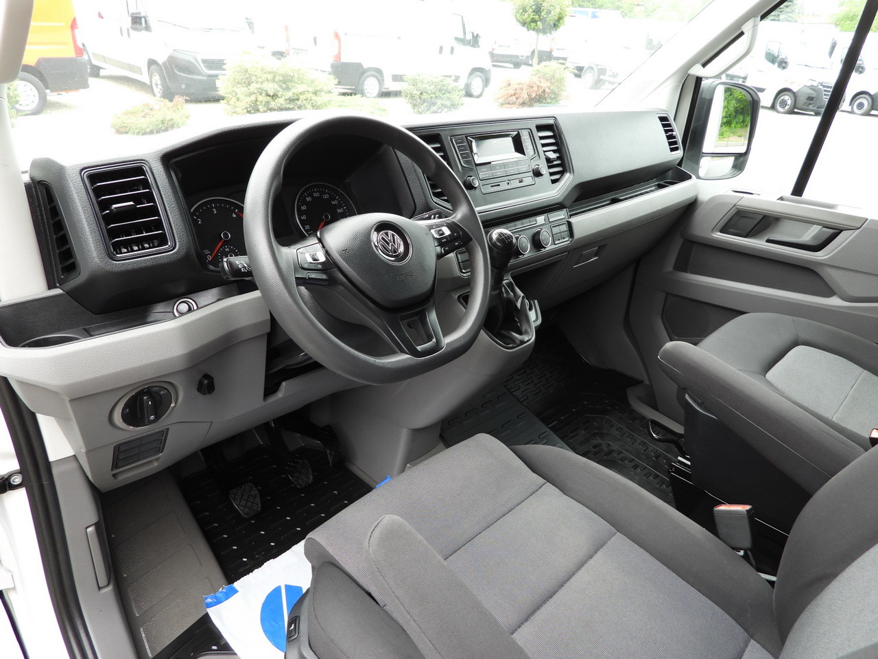 VOLKSWAGEN CRAFTER TARPAULIN 8 PALLETS CRUISE CONTROL LED LIGHTS AIR CONDITIONING 180HP - Véhicule utilitaire plateau baché: photos 2 VOLKSWAGEN CRAFTER TARPAULIN 8 PALLETS CRUISE CONTROL LED LIGHTS AIR CONDITIONING 180HP - Véhicule utilitaire plateau baché: photos 2