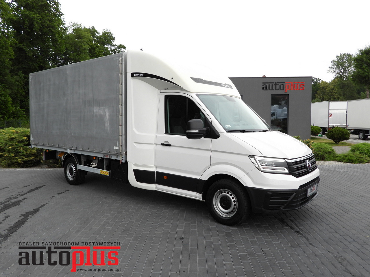 VOLKSWAGEN CRAFTER  TARPAULIN 8 PALLETS WEBASTO CRUISE CONTROL LED LIGHTS AIR CONDITIONING  180HP - Véhicule utilitaire plateau baché: photos 1 VOLKSWAGEN CRAFTER  TARPAULIN 8 PALLETS WEBASTO CRUISE CONTROL LED LIGHTS AIR CONDITIONING  180HP - Véhicule utilitaire plateau baché: photos 1