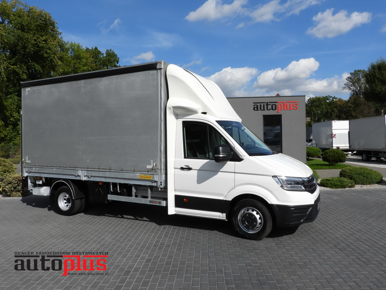 VOLKSWAGEN CRAFTER TARPAULIN LIFT 8 PALLETS CRUISE CONTROL LED LIGHTS TWIN WHEELS AIR CONDITIONING 180HP - Véhicule utilitaire plateau baché: photos 1 VOLKSWAGEN CRAFTER TARPAULIN LIFT 8 PALLETS CRUISE CONTROL LED LIGHTS TWIN WHEELS AIR CONDITIONING 180HP - Véhicule utilitaire plateau baché: photos 1