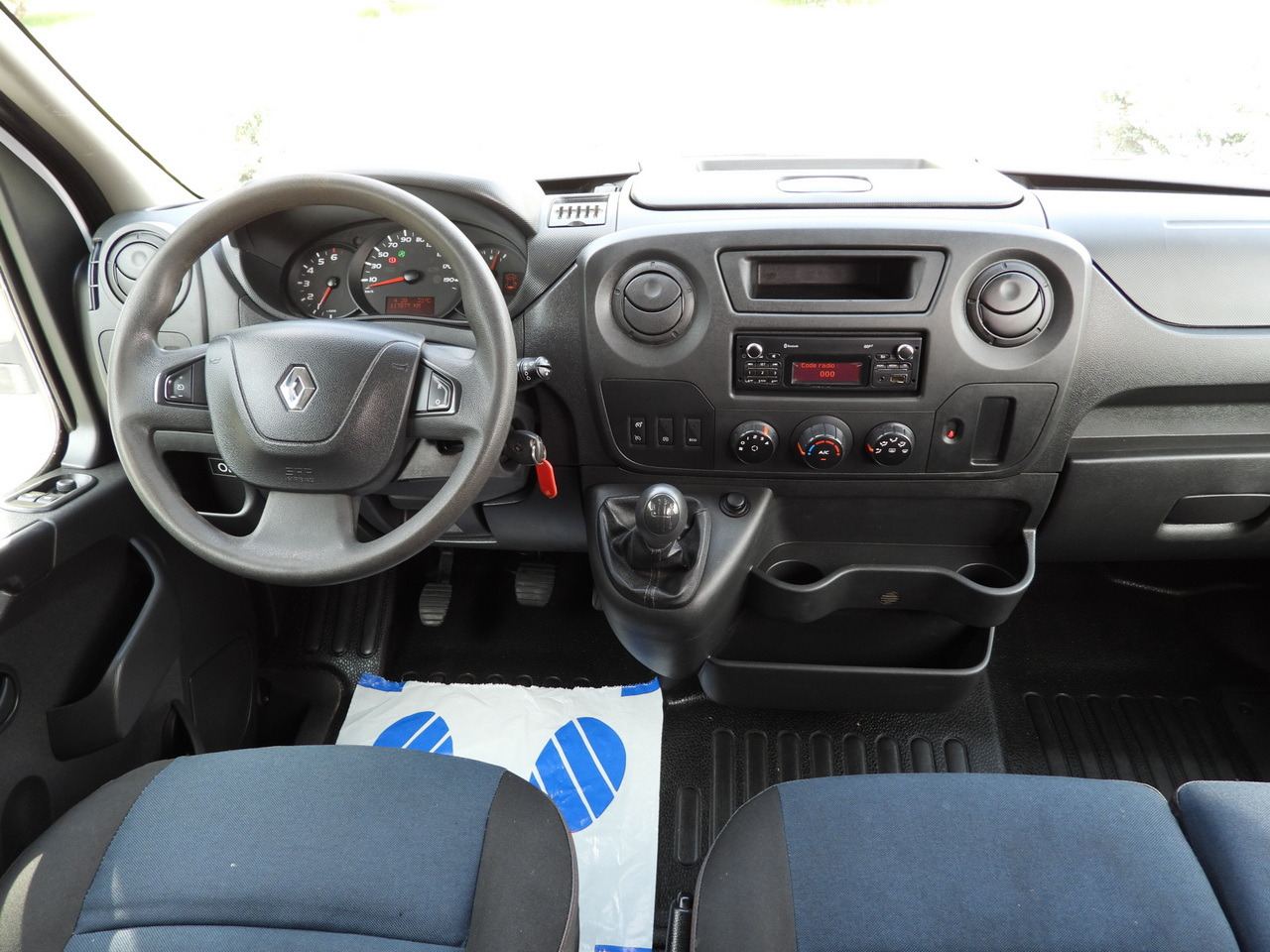 Véhicule utilitaire RENAULT MASTER BOX DELIVERY VAN 7 SEATS CRUISE CONTROL TWIN WHEELS AIR CONDITIONING  145HP: photos 24