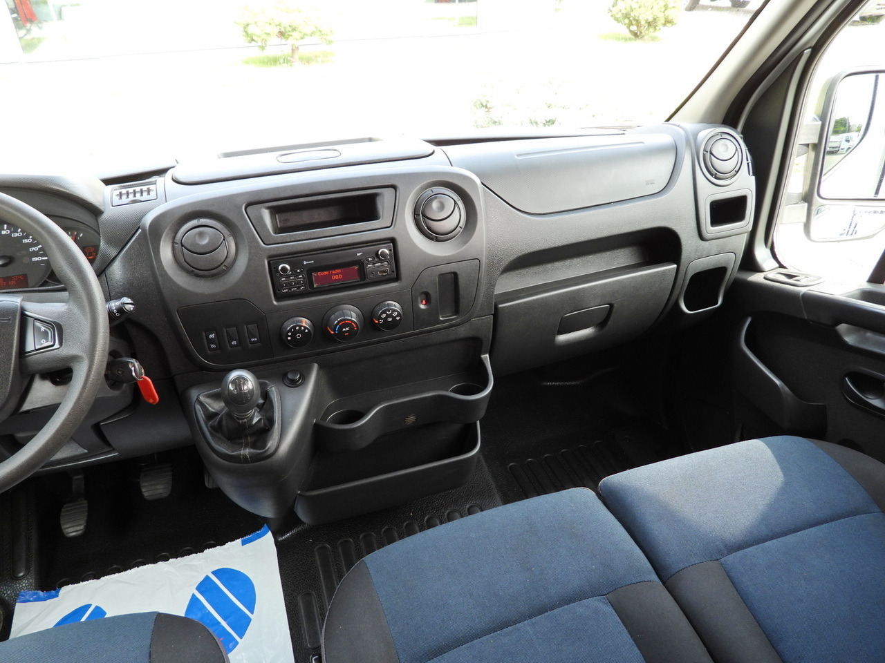 Véhicule utilitaire RENAULT MASTER BOX DELIVERY VAN 7 SEATS CRUISE CONTROL TWIN WHEELS AIR CONDITIONING  145HP: photos 27
