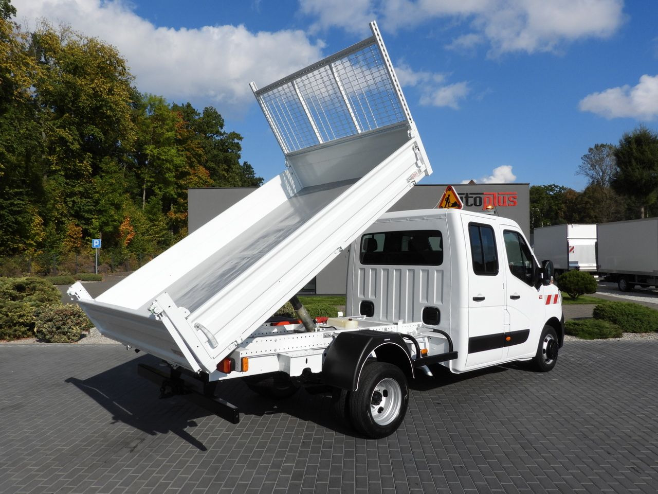 RENAULT MASTER TIPPER DOUBLE CABIN DOKA 6 SEATS CRUISE CONTROL LED LIGHTS TWIN WHEELS AIR CONDITIONING 165HP - Véhicule utilitaire: photos 3 RENAULT MASTER TIPPER DOUBLE CABIN DOKA 6 SEATS CRUISE CONTROL LED LIGHTS TWIN WHEELS AIR CONDITIONING 165HP - Véhicule utilitaire: photos 3