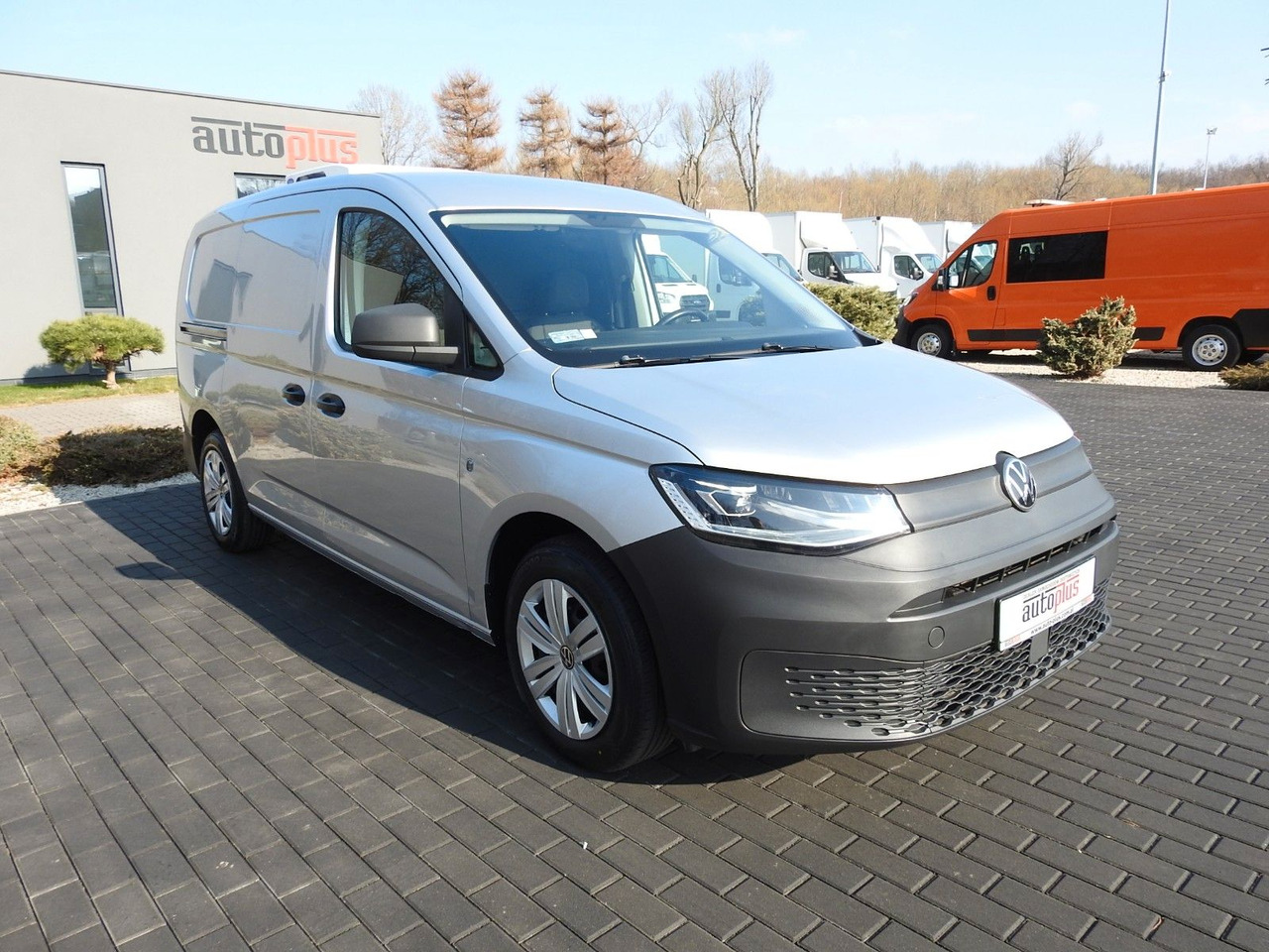 Volkswagen CADDY KÜHLKASTENWAGEN -20*C HEIZFUNKTION A/C - Véhicule utilitaire frigorifique: photos 4 Volkswagen CADDY KÜHLKASTENWAGEN -20*C HEIZFUNKTION A/C - Véhicule utilitaire frigorifique: photos 4
