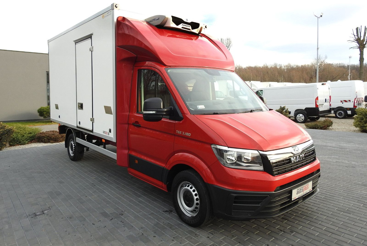 Volkswagen CRAFTER KÜHLKOFFER -5*C 8 PALETEN HEIZFUNKTION - Véhicule utilitaire frigorifique: photos 4 Volkswagen CRAFTER KÜHLKOFFER -5*C 8 PALETEN HEIZFUNKTION - Véhicule utilitaire frigorifique: photos 4