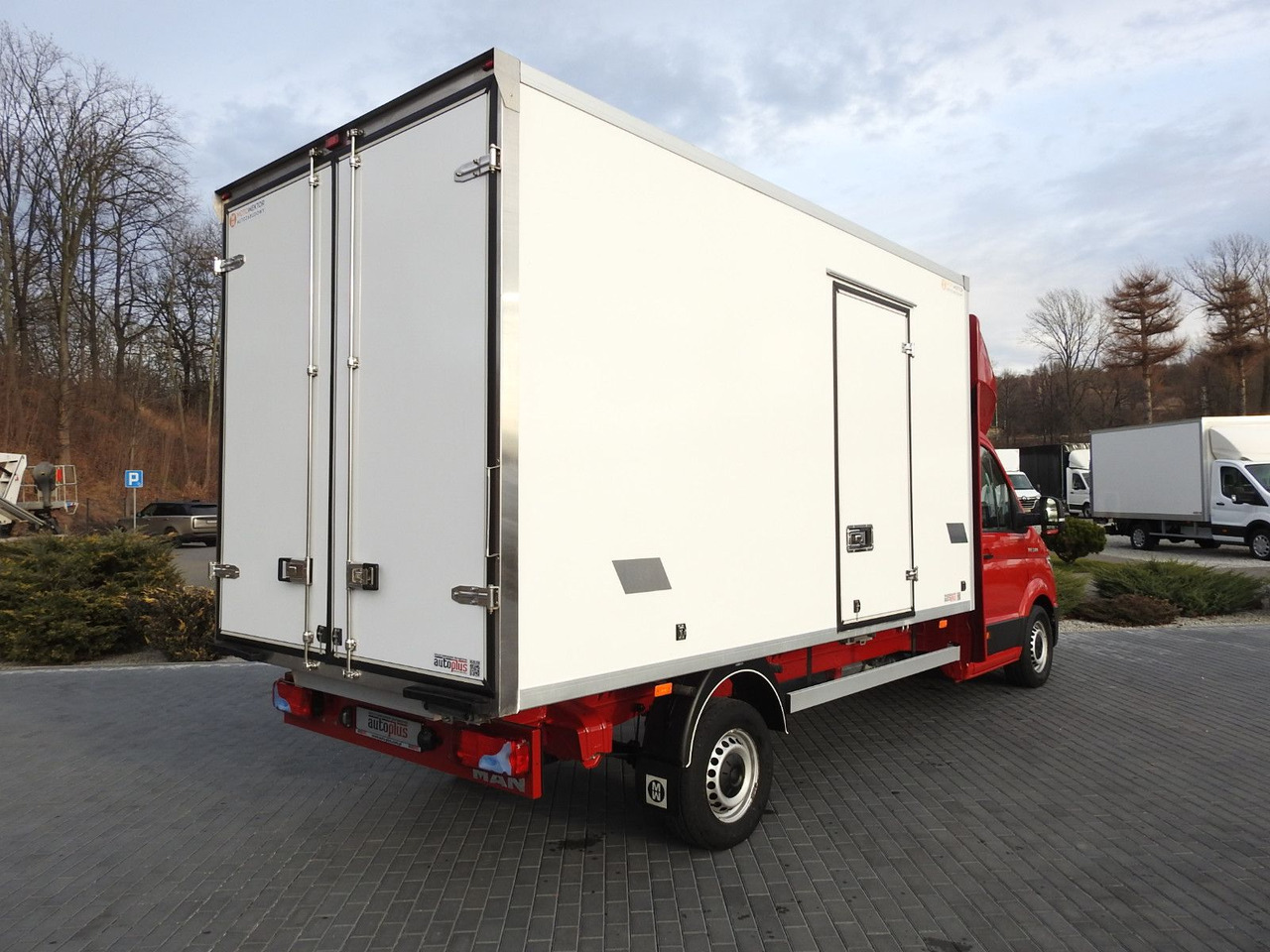 Volkswagen CRAFTER KÜHLKOFFER -5*C 8 PALETEN HEIZFUNKTION - Véhicule utilitaire frigorifique: photos 3 Volkswagen CRAFTER KÜHLKOFFER -5*C 8 PALETEN HEIZFUNKTION - Véhicule utilitaire frigorifique: photos 3