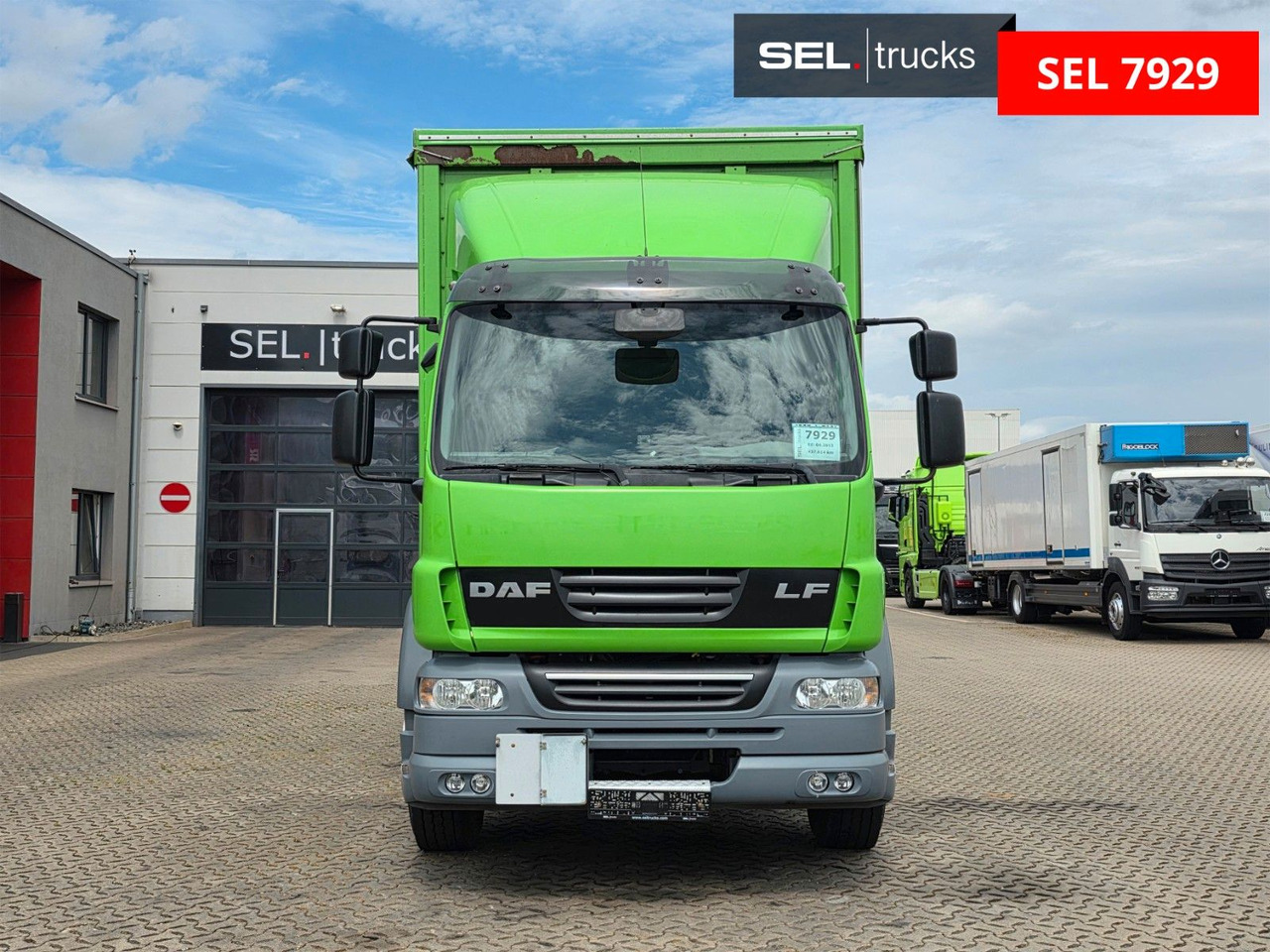 DAF FA LF 55.300 / Ladebordwand + Kofferseite - Camion à rideaux coulissants: photos 2 DAF FA LF 55.300 / Ladebordwand + Kofferseite - Camion à rideaux coulissants: photos 2