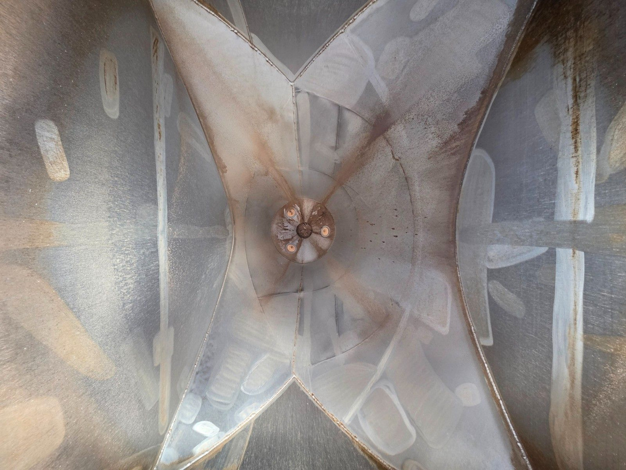 Citerne pulvérulente Feldbinder EUT 58.2 / 58 m3: photos 21 Citerne pulvérulente Feldbinder EUT 58.2 / 58 m3: photos 21