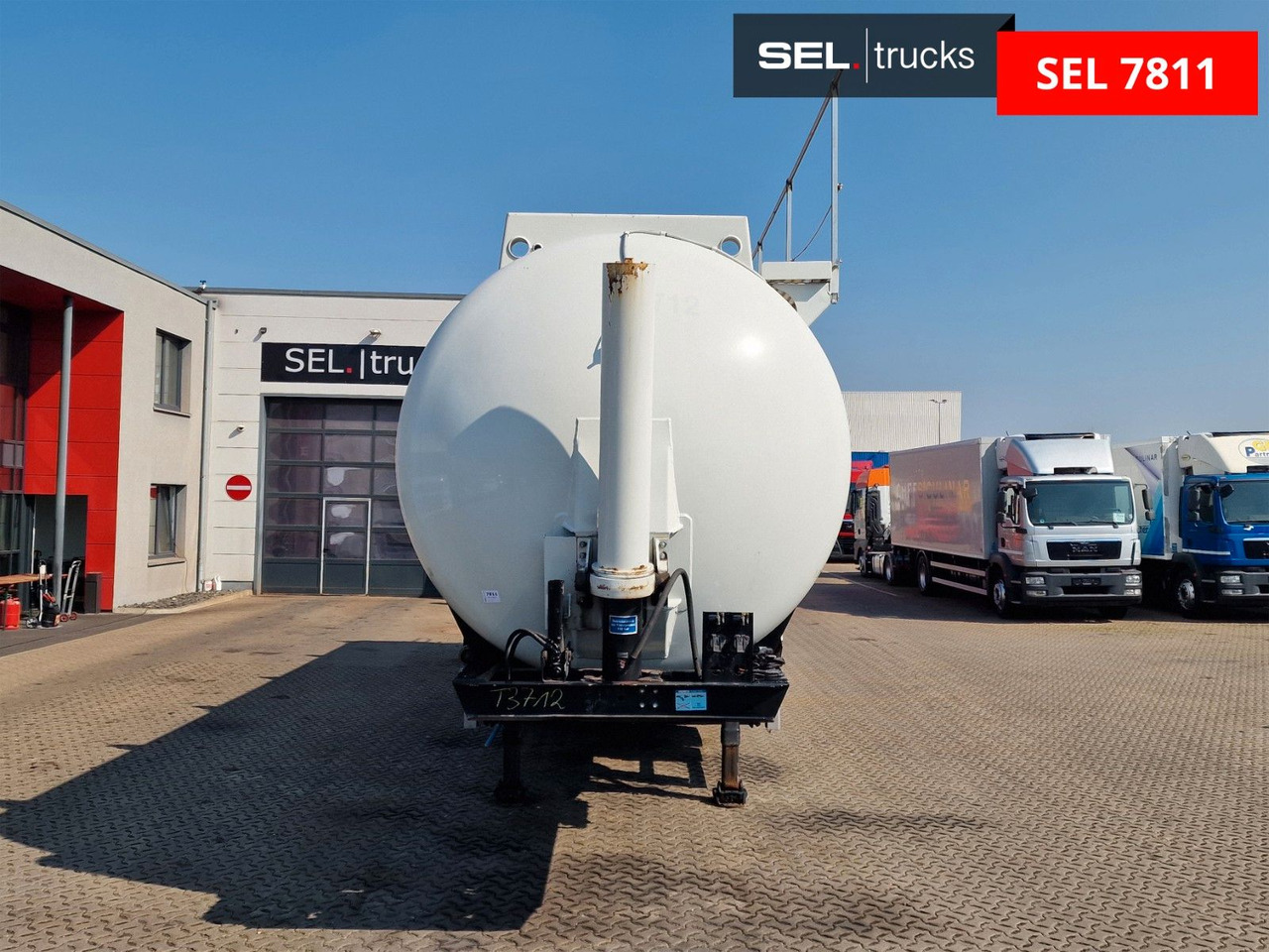 Feldbinder KIP 60/7300/A/2 / 60.000 l / Kippsilo - Citerne pulvérulente: photos 2 Feldbinder KIP 60/7300/A/2 / 60.000 l / Kippsilo - Citerne pulvérulente: photos 2