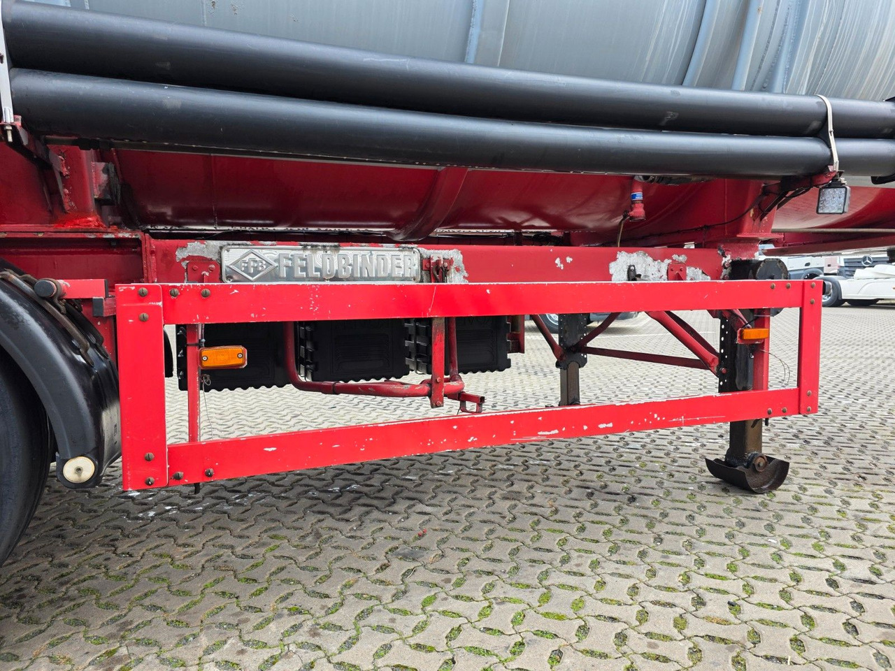 Semi-remorque citerne Feldbinder TSA 38.3 / Alu / ADR AT, FL / Lift / VOGELSANG: photos 12 Semi-remorque citerne Feldbinder TSA 38.3 / Alu / ADR AT, FL / Lift / VOGELSANG: photos 12