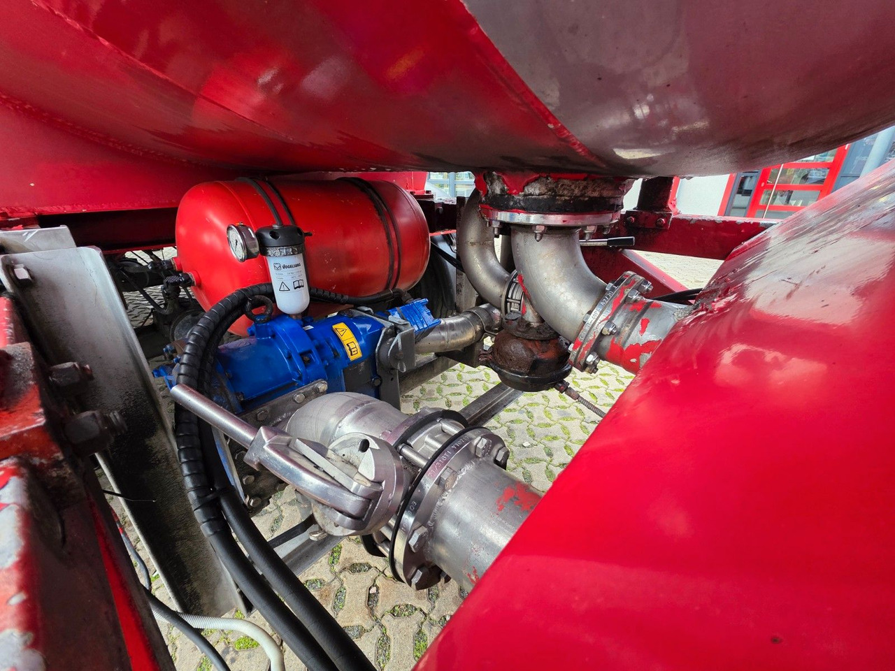 Semi-remorque citerne Feldbinder TSA 38.3 / Alu / ADR AT, FL / Lift / VOGELSANG: photos 16 Semi-remorque citerne Feldbinder TSA 38.3 / Alu / ADR AT, FL / Lift / VOGELSANG: photos 16