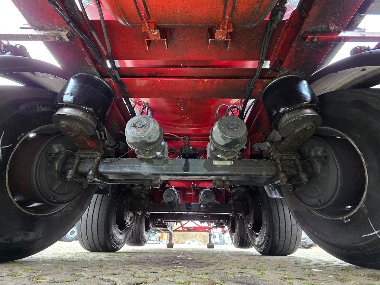 Semi-remorque citerne Feldbinder TSA 38.3 / Alu / ADR AT, FL / Lift / VOGELSANG: photos 22 Semi-remorque citerne Feldbinder TSA 38.3 / Alu / ADR AT, FL / Lift / VOGELSANG: photos 22