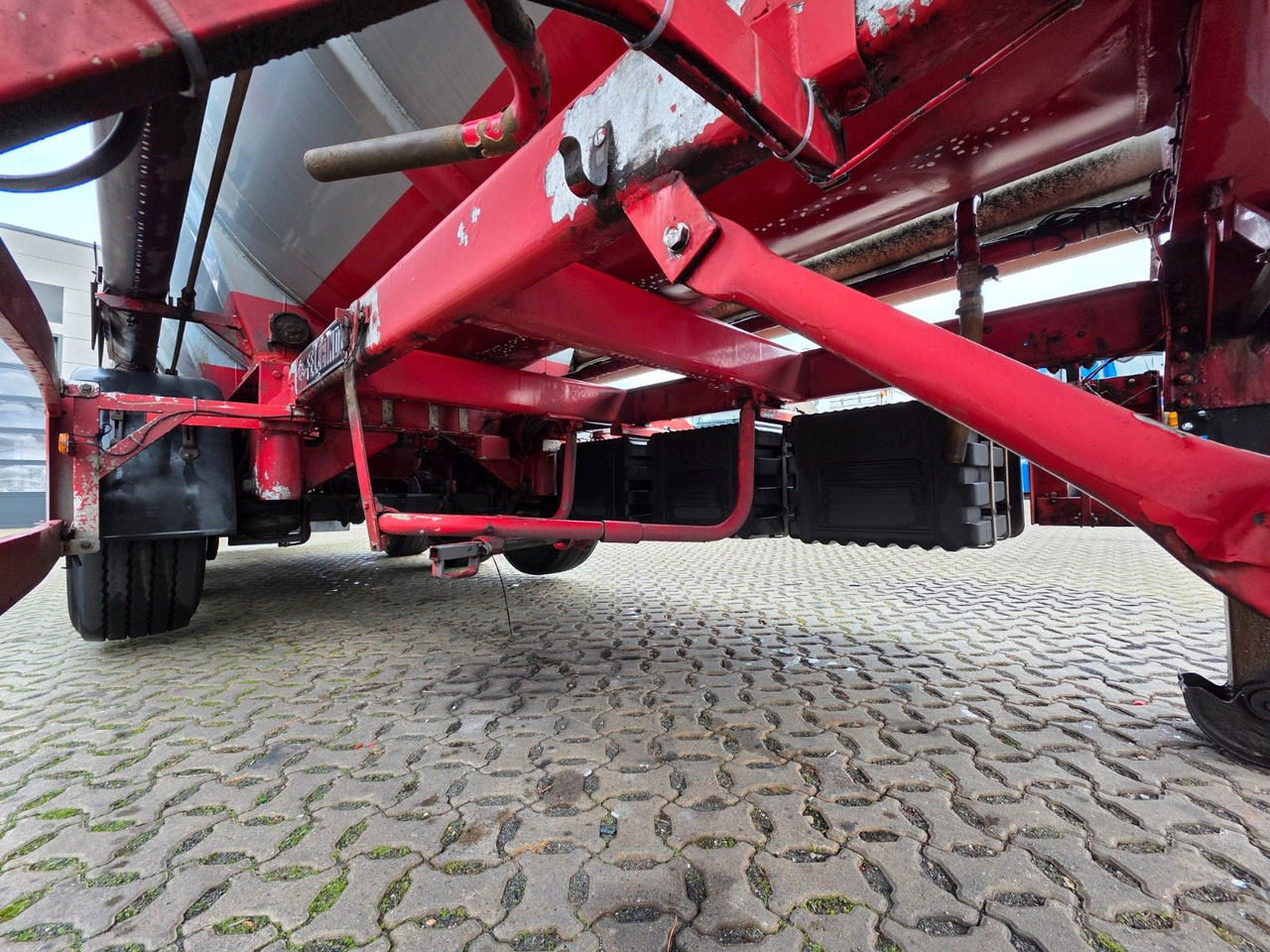 Semi-remorque citerne Feldbinder TSA 38.3 / Alu / ADR AT, FL / Lift / VOGELSANG: photos 13 Semi-remorque citerne Feldbinder TSA 38.3 / Alu / ADR AT, FL / Lift / VOGELSANG: photos 13