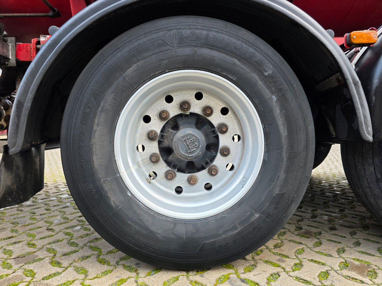 Semi-remorque citerne Feldbinder TSA 38.3 / Alu / ADR AT, FL / Lift / VOGELSANG: photos 36 Semi-remorque citerne Feldbinder TSA 38.3 / Alu / ADR AT, FL / Lift / VOGELSANG: photos 36