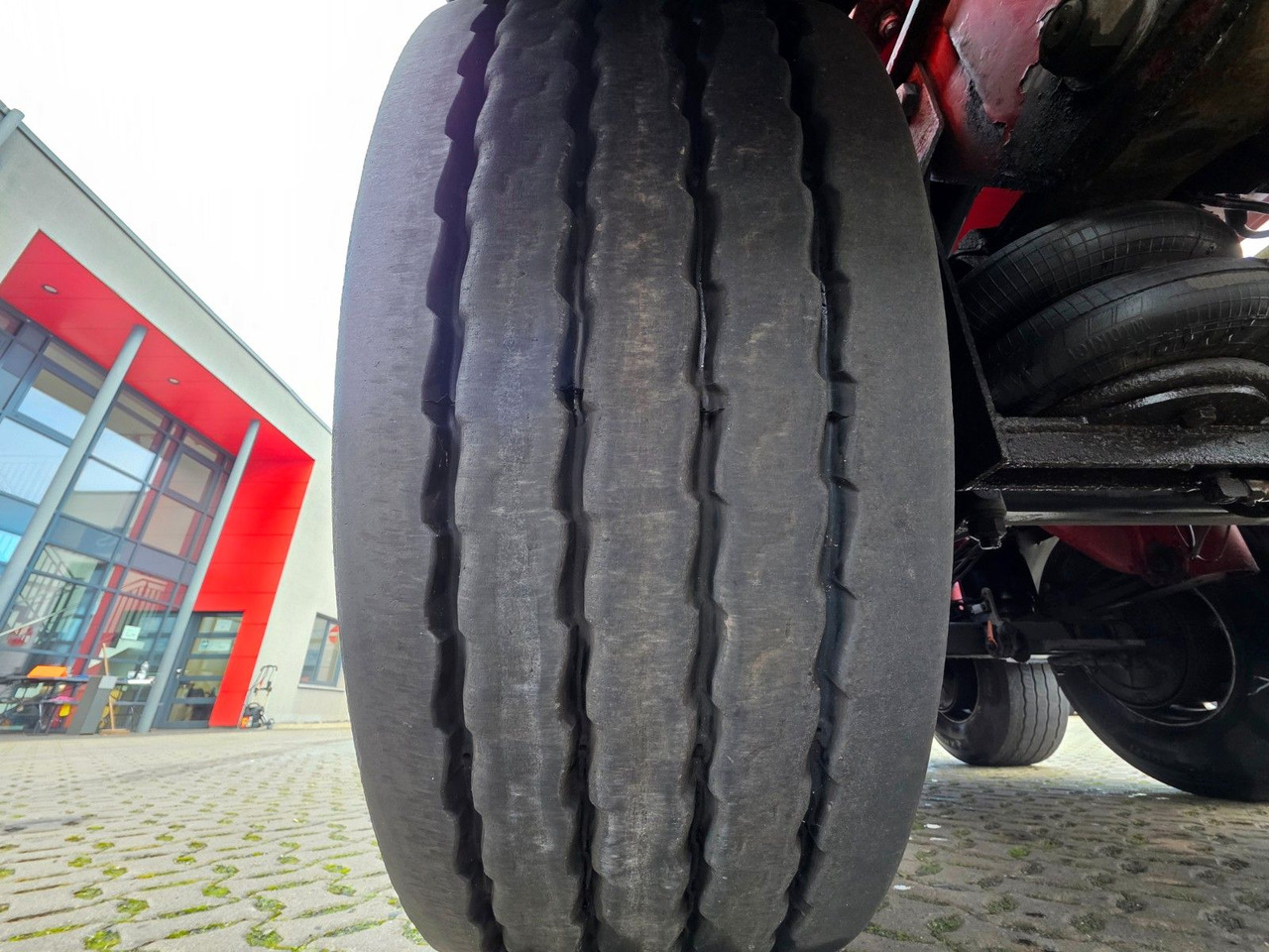 Semi-remorque citerne Feldbinder TSA 38.3 / Alu / ADR AT, FL / Lift / VOGELSANG: photos 31 Semi-remorque citerne Feldbinder TSA 38.3 / Alu / ADR AT, FL / Lift / VOGELSANG: photos 31