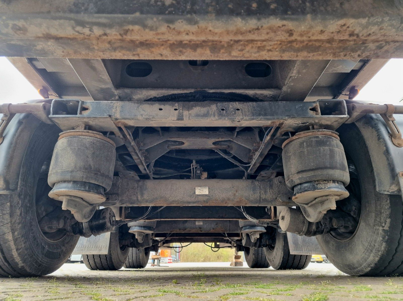 Semi-remorque benne H&W HWDKSK38 / Glasrecycling / Kran / Lenkachse: photos 21 Semi-remorque benne H&W HWDKSK38 / Glasrecycling / Kran / Lenkachse: photos 21