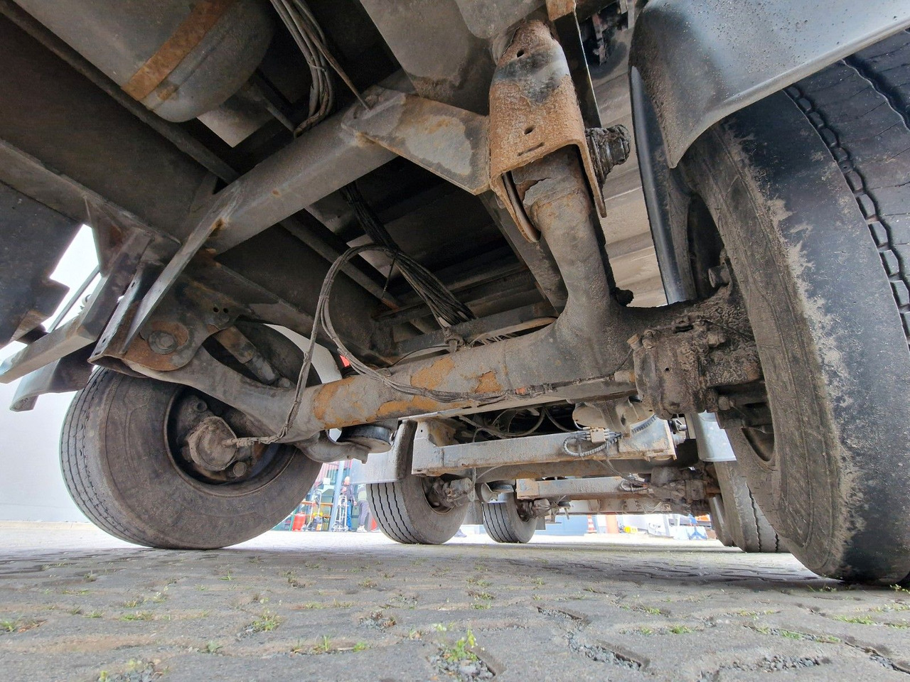 Semi-remorque benne H&W HWDKSK38 / Glasrecycling / Kran / Lenkachse: photos 20 Semi-remorque benne H&W HWDKSK38 / Glasrecycling / Kran / Lenkachse: photos 20