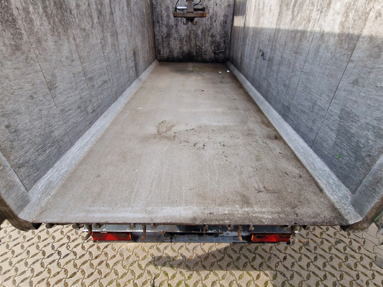 Semi-remorque benne H&W HWDKSK38 / Glasrecycling / Kran / Lenkachse: photos 11 Semi-remorque benne H&W HWDKSK38 / Glasrecycling / Kran / Lenkachse: photos 11