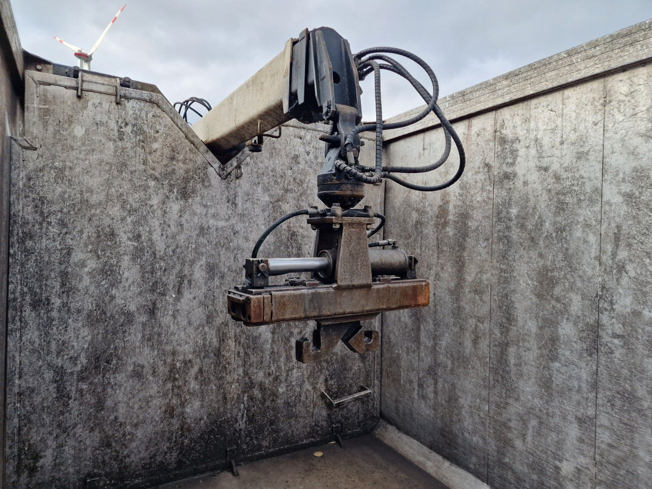 Semi-remorque benne H&W HWDKSK38 / Glasrecycling / Kran / Lenkachse: photos 12 Semi-remorque benne H&W HWDKSK38 / Glasrecycling / Kran / Lenkachse: photos 12