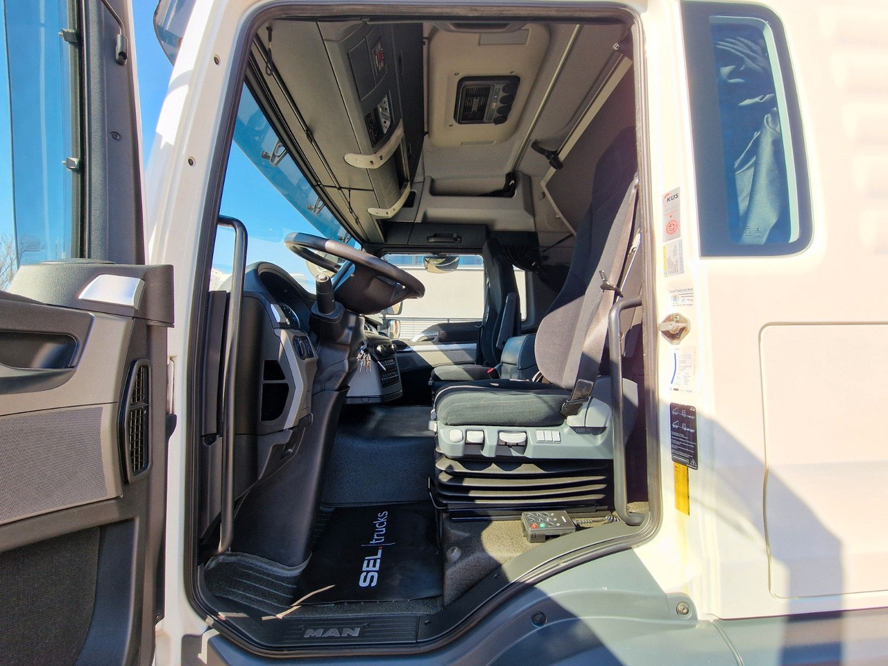 Camion frigorifique MAN TGL 12.250 4X2 BL / Ladebordwand: photos 16 Camion frigorifique MAN TGL 12.250 4X2 BL / Ladebordwand: photos 16