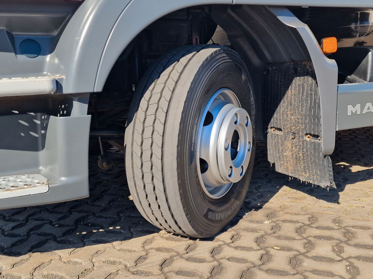 Camion frigorifique MAN TGL 12.250 4X2 BL / Ladebordwand: photos 27 Camion frigorifique MAN TGL 12.250 4X2 BL / Ladebordwand: photos 27