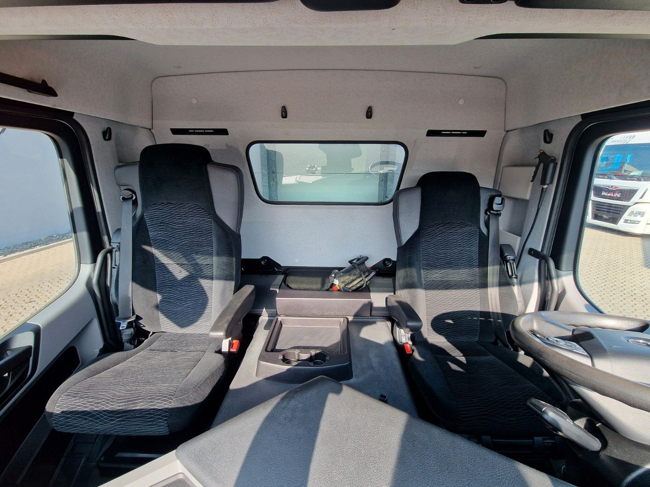 Camion grue Mercedes-Benz Antos 2540 / Fernbedienung / Lenkachse: photos 20