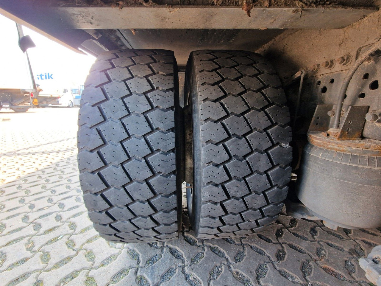 Camion grue Mercedes-Benz Antos 2540 / Fernbedienung / Lenkachse: photos 27