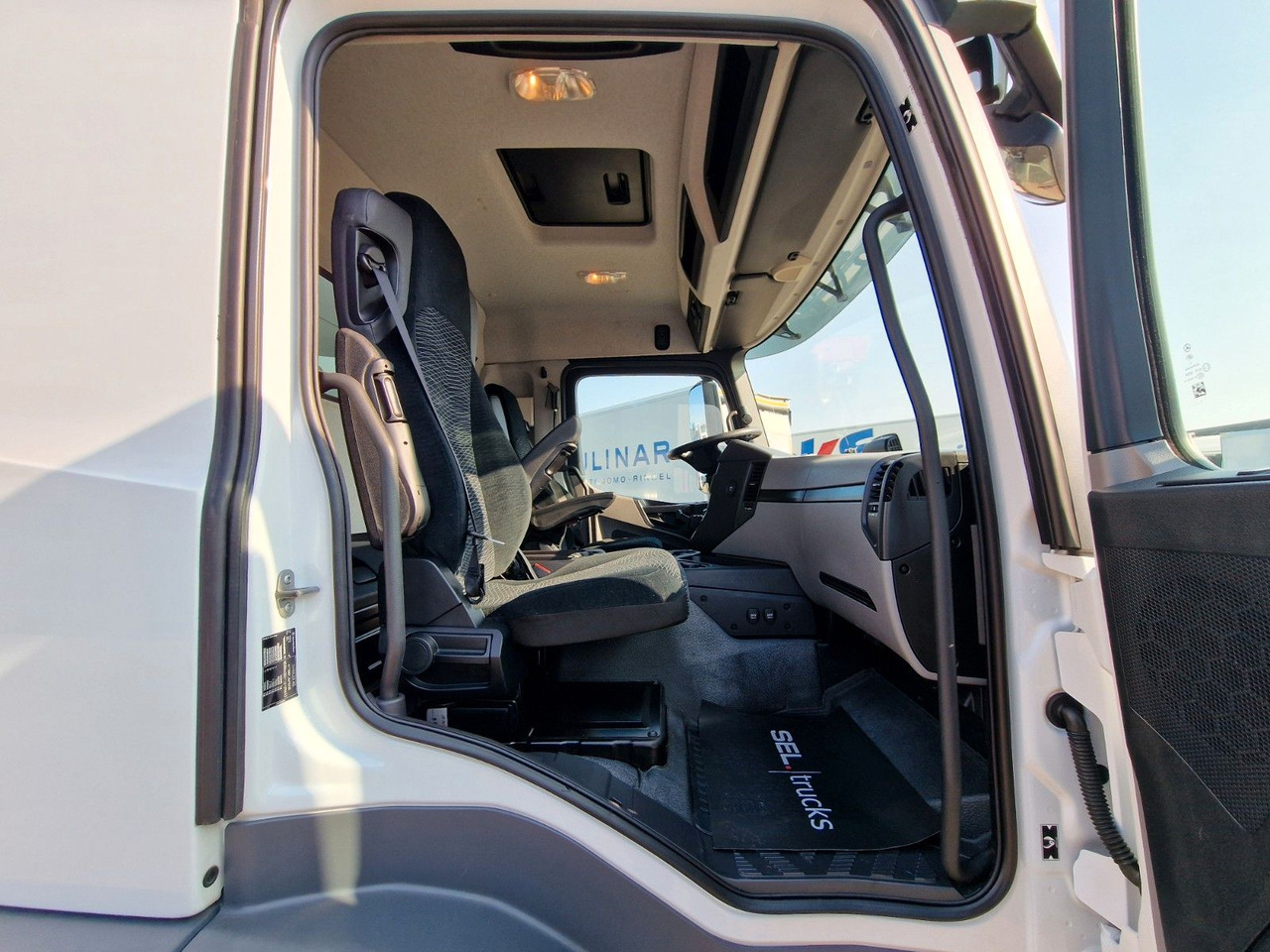 Camion grue Mercedes-Benz Antos 2540 / Fernbedienung / Lenkachse: photos 18