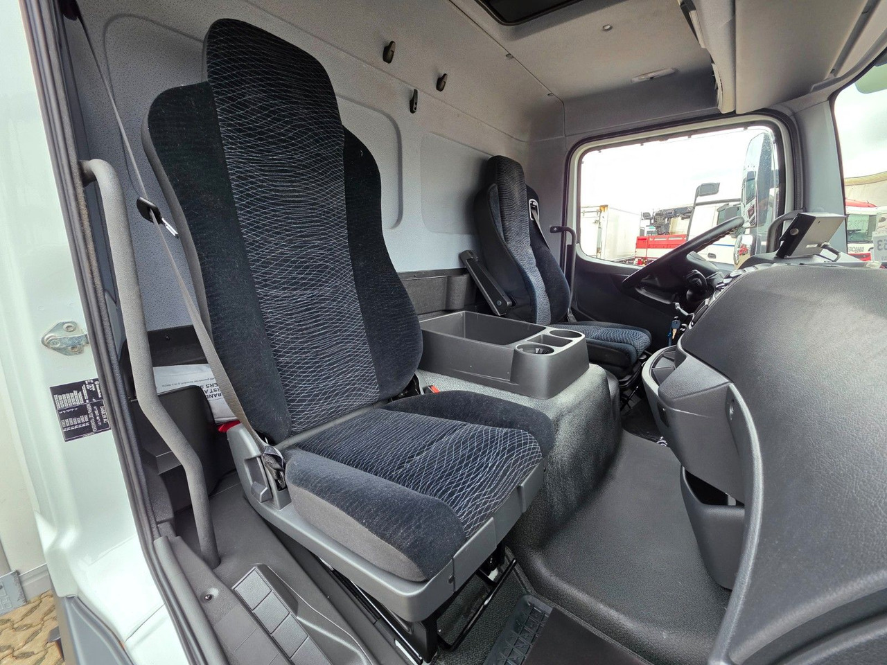 Camion frigorifique Mercedes-Benz Atego 1523 / LBW / ROHRBAHN/ Carrier: photos 33