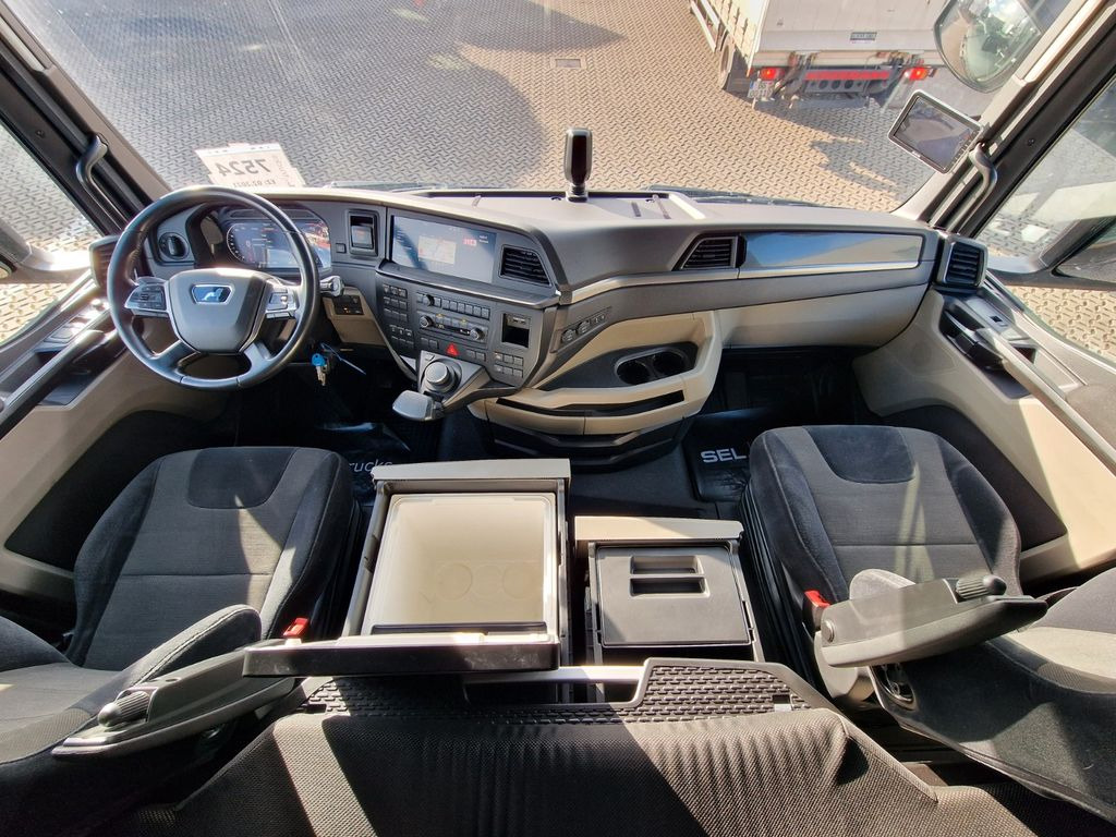 Tracteur routier MAN ZF Intarder / Alu-Felgen / D38 MAN TGX 18.540 ZF Intarder / Alu-Felgen / D38: photos 23 Tracteur routier MAN ZF Intarder / Alu-Felgen / D38 MAN TGX 18.540 ZF Intarder / Alu-Felgen / D38: photos 23