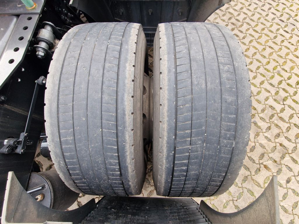 Tracteur routier MAN ZF Intarder / Alu-Felgen / D38 MAN TGX 18.540 ZF Intarder / Alu-Felgen / D38: photos 30 Tracteur routier MAN ZF Intarder / Alu-Felgen / D38 MAN TGX 18.540 ZF Intarder / Alu-Felgen / D38: photos 30