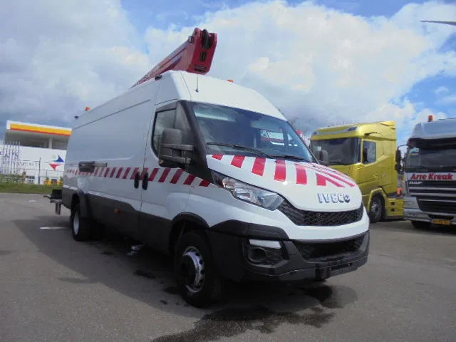 Iveco Daily 70 70C17 - Camion, Camion grue: photos 2 Iveco Daily 70 70C17 - Camion, Camion grue: photos 2