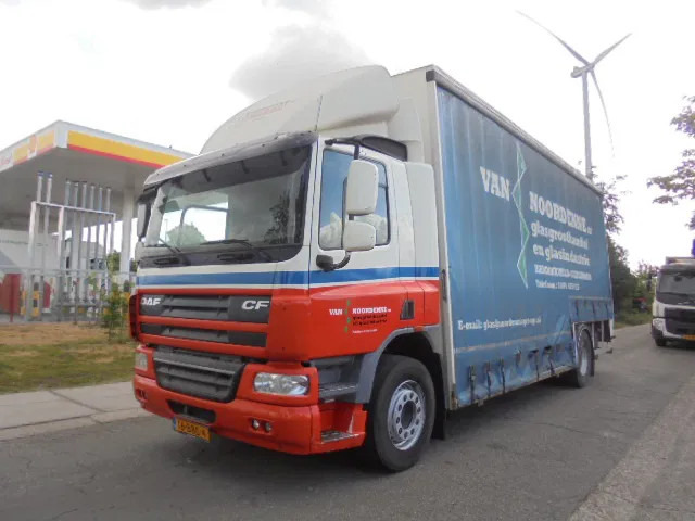 DAF CF 250 - Camion fourgon: photos 1 DAF CF 250 - Camion fourgon: photos 1