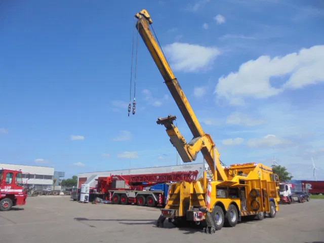 DAF XF 105 510 8X4 WRECKER - Remorqueuse: photos 5 DAF XF 105 510 8X4 WRECKER - Remorqueuse: photos 5