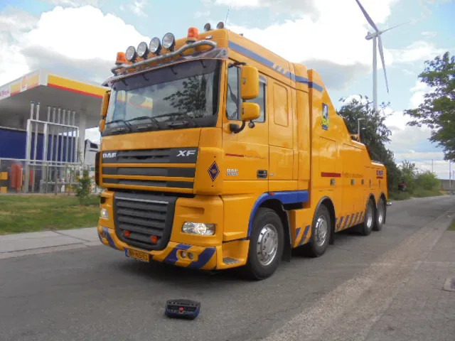 DAF XF 105 510 8X4 WRECKER - Remorqueuse: photos 1 DAF XF 105 510 8X4 WRECKER - Remorqueuse: photos 1