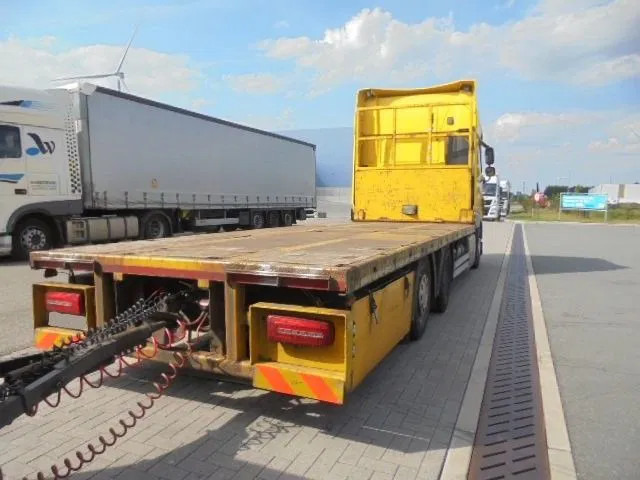 DAF XF 510 FAR 6X2 - Camion plateau: photos 3 DAF XF 510 FAR 6X2 - Camion plateau: photos 3