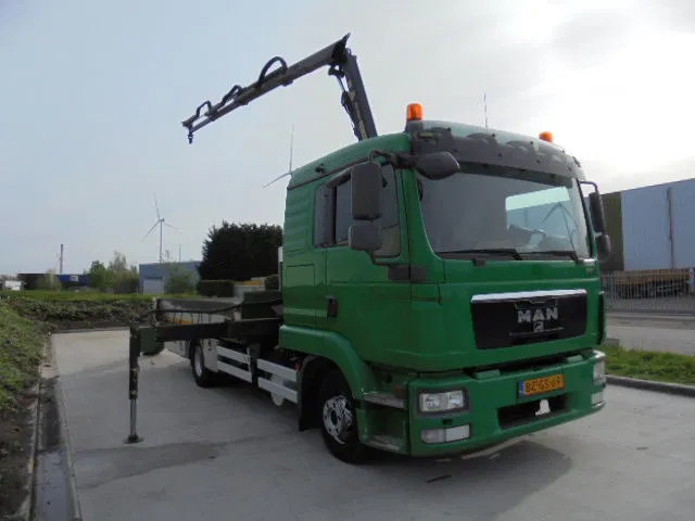 MAN TGL 12.220 - Camion grue: photos 4 MAN TGL 12.220 - Camion grue: photos 4