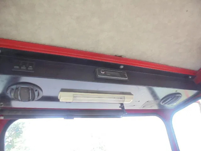 Tracteur portuaire MOL YM 225/4X2 40 KM/H: photos 13 Tracteur portuaire MOL YM 225/4X2 40 KM/H: photos 13