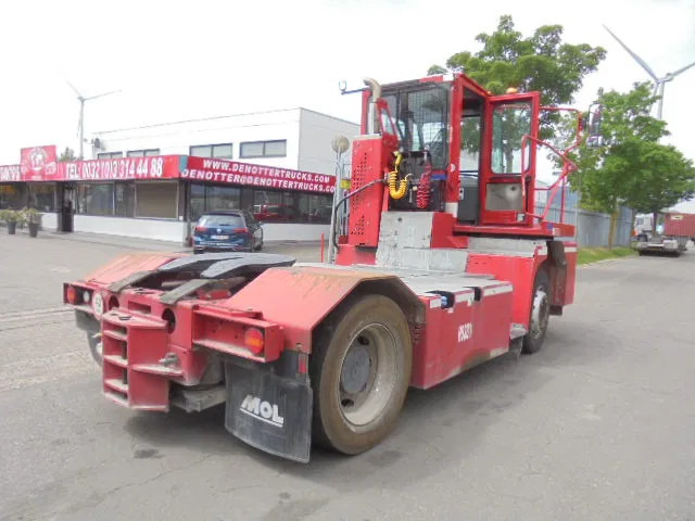 MOL YM225/4X2 40KM/H - Tracteur portuaire: photos 5 MOL YM225/4X2 40KM/H - Tracteur portuaire: photos 5