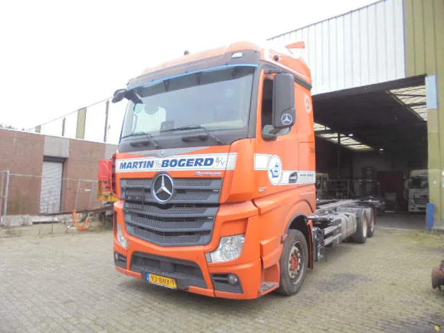Mercedes-Benz Actros 2542 LS 6X2 ENGINE BROKE - Camion porte-conteneur/ Caisse mobile: photos 1 Mercedes-Benz Actros 2542 LS 6X2 ENGINE BROKE - Camion porte-conteneur/ Caisse mobile: photos 1